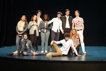 Iconographie - Atelier théâtre du lycée Sainte Marie du Port.