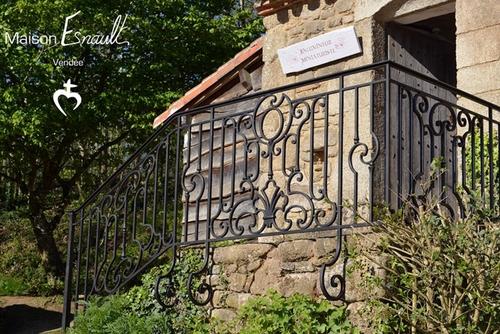 Iconographie - Réalisation de la rampe au village XVIIIe du Puy du Fou