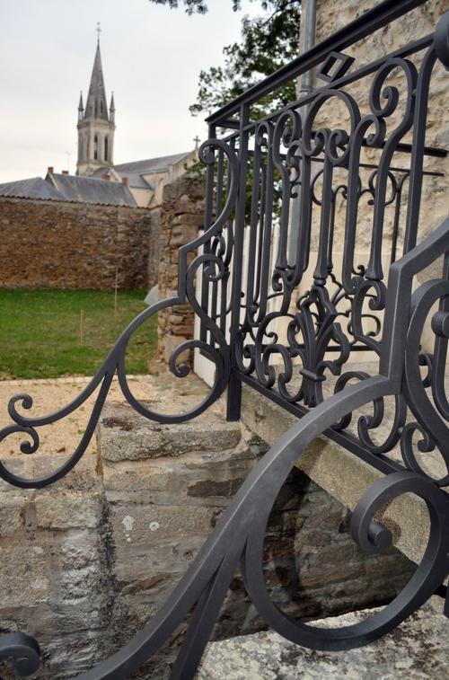 Iconographie - Balcon en fer forgé