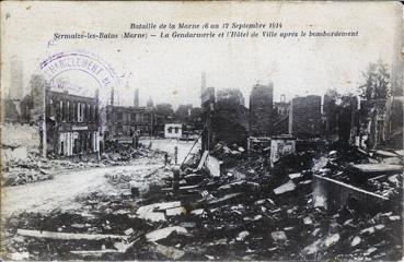 Iconographie - La gendarmerie et l'hôtel de ville après le bombardement