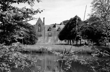 Iconographie - Château de Brébaudet vu de la route