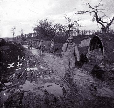 Iconographie - Soldats dans la boue