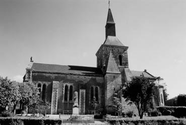 Iconographie - L'église et le monument aux Morts