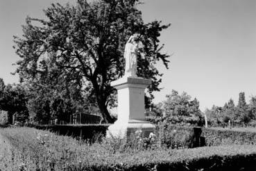 Iconographie - Statue "Reine de la Paix"