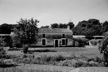 Iconographie - Maison près du lavoir