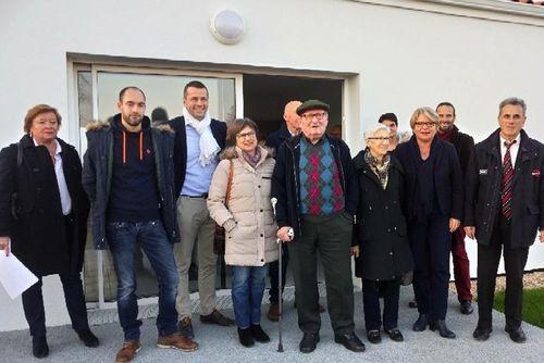 Iconographie - Remise des clés aux locataires de la résidence Le Quator