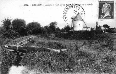 Iconographie - Moulin à vent, sur la route de Liversay
