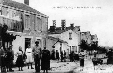 Iconographie - Rue des écoles - La Mairie