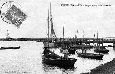 Iconographie - Barques auprès de la passerelle