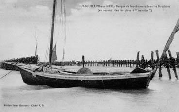 Iconographie - Barques de boucholeurs dans les bouchots