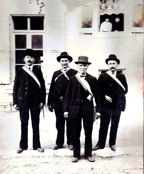 iconographie - Le Président Ferdinand Chenebier, Romain Perard , Rémi Milhan Bacchus et Emile Garnodier 