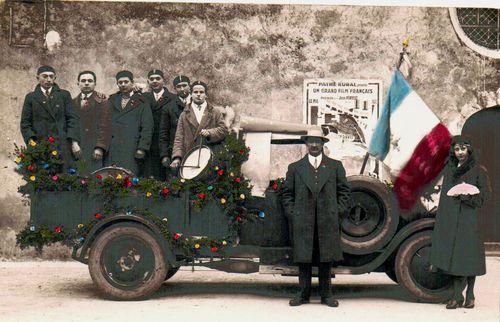 Iconographie - une voiture fleurie conscrits 