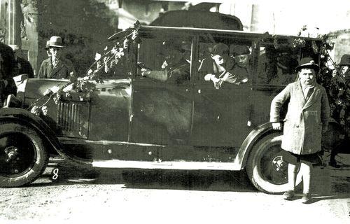 Iconographie - une voiture à moteur  pour Bacchus 