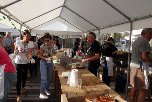 Iconographie - L'équipe repas à fête de la Saint-Jean