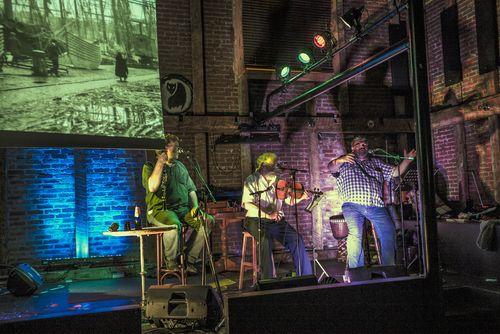 Iconographie - Concert A la Morue Joyeuse à Saint-Pierre avec Bernard Subert, Michel Colleu et Pascal Servain