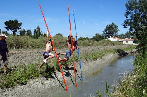 Iconographie - Formation au saut à la ningle au Champ Martin