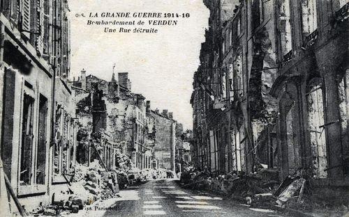 Iconographie - Bombardement de Verdun -Une rue détruite