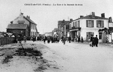 Iconographie - La gare à la descente du train