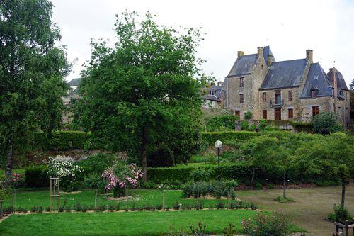 Iconographie - Le château de Lassay