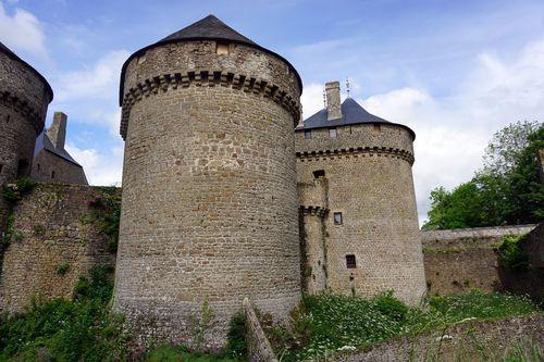 Iconographie - Le château de Lassay