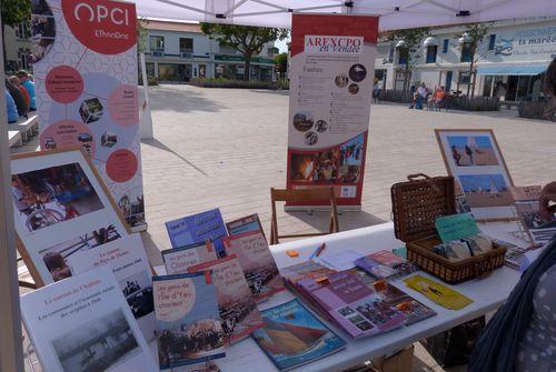 Iconographie - Fête de la Saint-Jean - Stand librairie Arexcpo