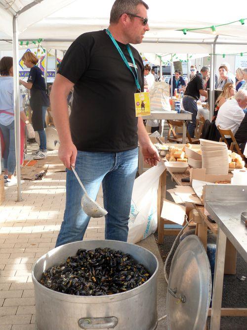 Iconographie - Fête de la Saint-Jean - La vente des moules