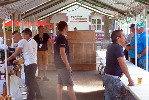 Iconographie - Fête de la Saint-Jean - Les tireurs à bière