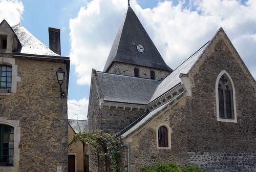 Iconographie - L'église Notre-Dame et le vieux logis