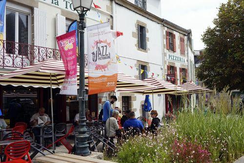 Iconographie - Terrasse du Bar de la Tour