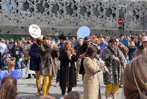 Iconographie - Carnaval de Nantes - fanfare 'Les Durs à Cuivre'