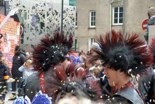 Iconographie - Carnaval de Nantes - défilants 'Crête à défendre'