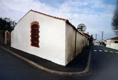 Iconographie - Les Minées dans le bourg - Vue de la rue