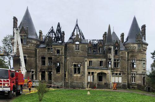 Iconographie - Vitrail du château de la Touche avant l'incendie