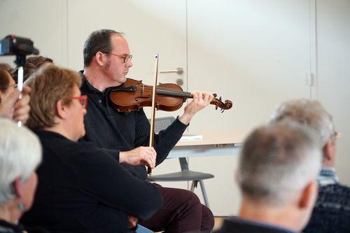 Iconographie - Concert pour le lancement du livre - Guillaume Blin au violon