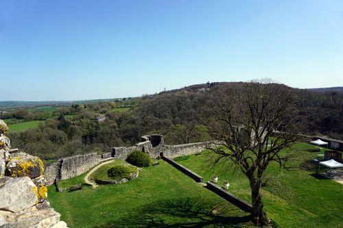 Iconographie - Les remparts du château Sainte-Suzanne