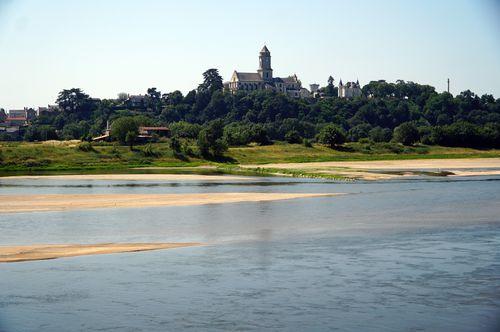 iconographie - L'abbatiale et les bancs de sables dans la Loire