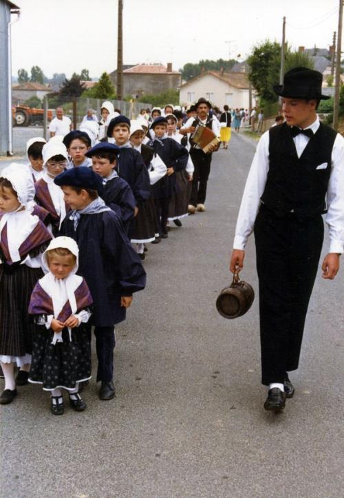 Iconographie - Groupe folklorique Les gueurdis