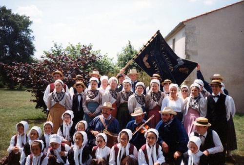 Iconographie - Groupe folklorique Les gueurdis