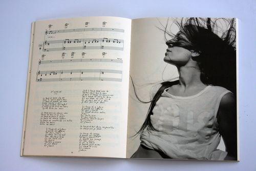 Iconographie - Intérieur de Song Book chez IGO