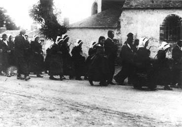 Iconographie - Cortège d'un enterrement en septembre 1893