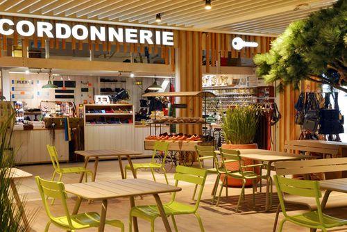 Iconographie - La boutique de la cordonnerie dans le Super U