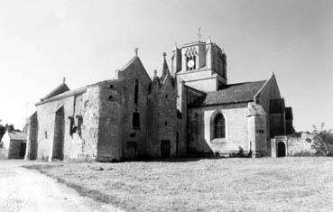 Iconographie - Chevet de l'église et le prieuré