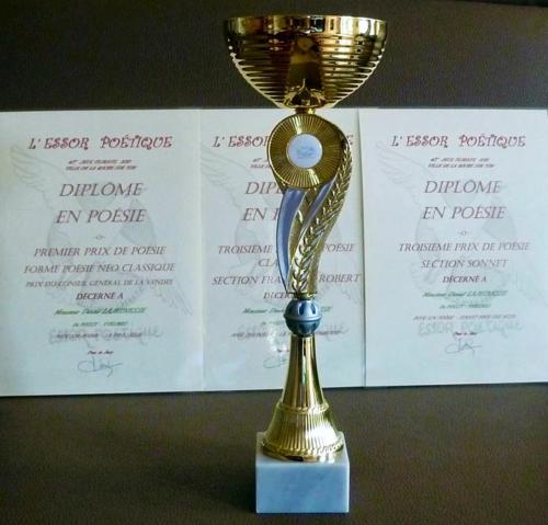 Iconographie - Coupe du 1er prix de poésie de l'Essor poétique