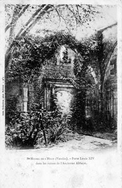 Iconographie - Porte Louis XIV dans les ruines
