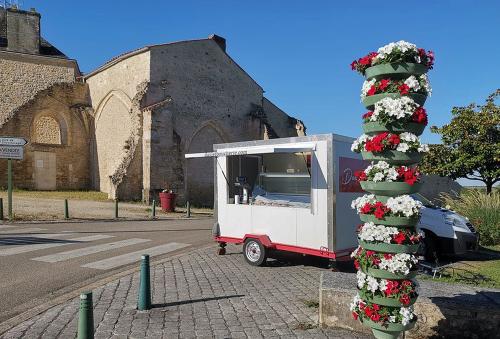 Iconographie - La boucherie ambulante Samuel Daviet à Sainte-Hermine