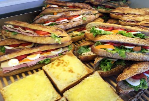 Iconographie - Vitrine snack de la Boulangerie Georges