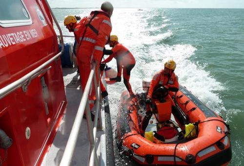 Iconographie - Entrainement SNSM avec les pompiers de St Gilles