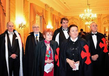 Iconographie - Adoubement des Chevaliers et Dames de l Ordre de Saint-Gabriel