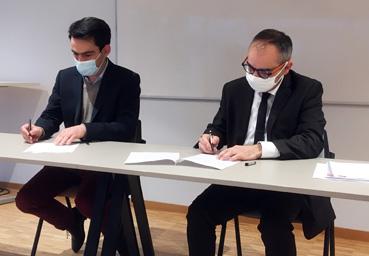 Iconographie - Signature de la convention avec La DDEC de Vendée