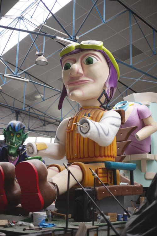 Iconographie - Personnage de char lors de la visite de l’atelier du Carnaval de Nantes 